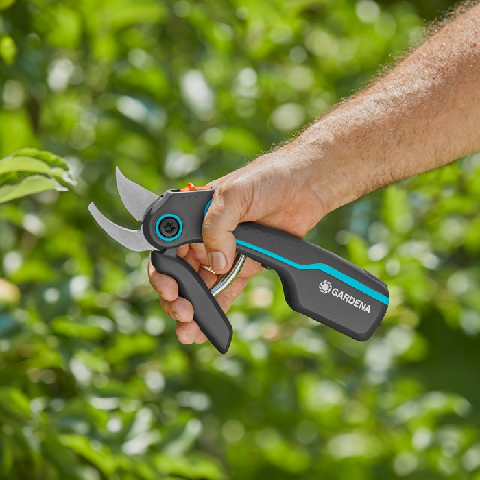 Ножиці-секатор акумуляторні GARDENA AssistCut 12222-20.000.00 - зображення 6