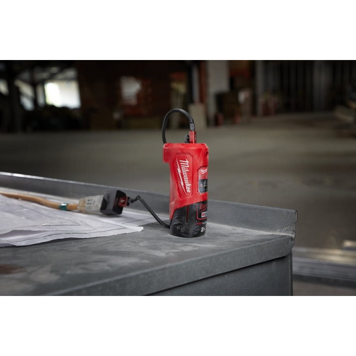 Зарядний пристрій Milwaukee M12 TC Li-Ion 12 В 4932459450 - зображення 7
