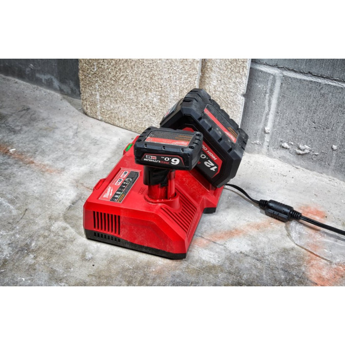 Зарядний пристрій Milwaukee M12-18SC Li-Ion 12 В, 18 В 4932471736 - зображення 4