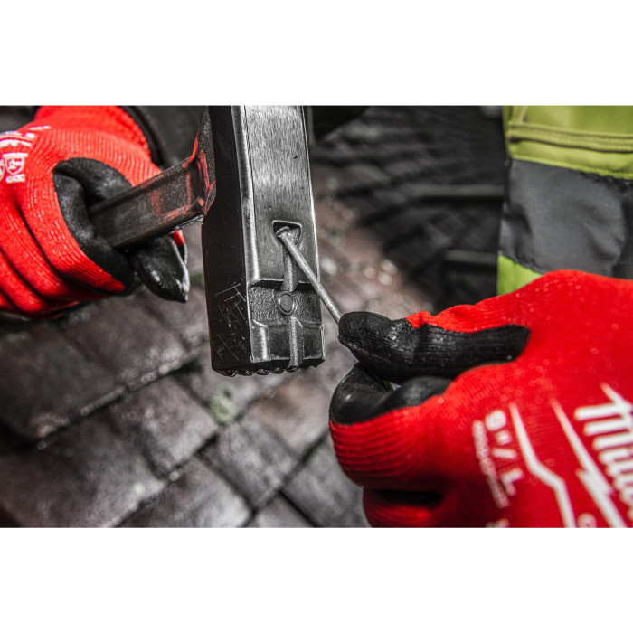 Сталевий молоток з прямим цвяходером Milwaukee 750 г 4932493655 - зображення 4