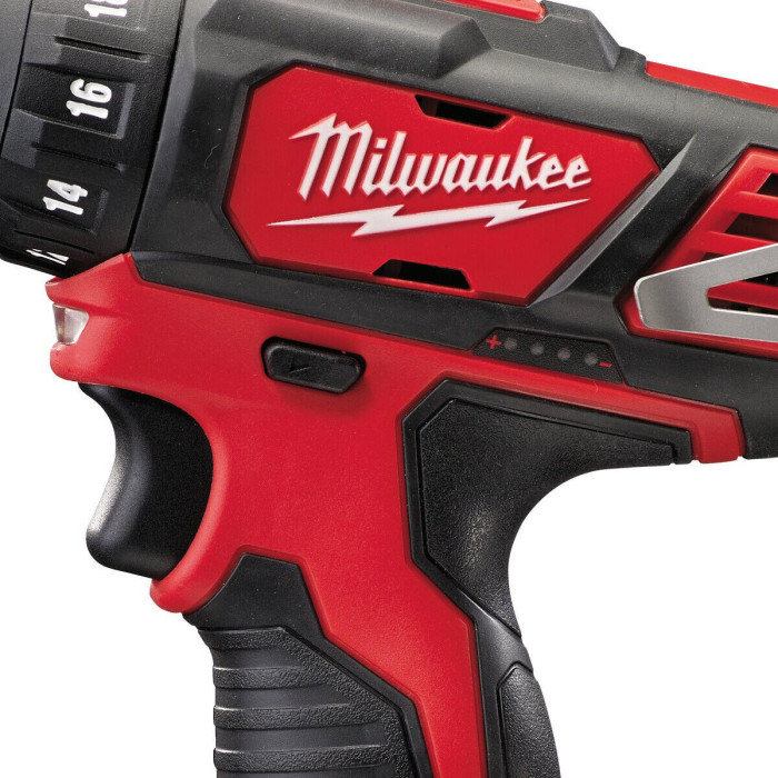 Дрель-шуруповёрт аккумуляторная Milwaukee M12 BDD-152С 4933451460 - изображение 4