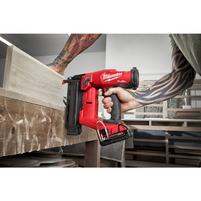 Гвоздезабиватель аккумуляторный Milwaukee M18 FN18GS-0X 4933471409 без АКБ - изображение 12