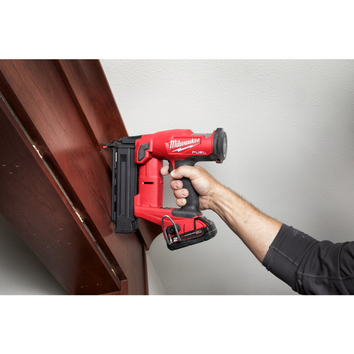 Гвоздезабиватель аккумуляторный Milwaukee M18 FN18GS-0X 4933471409 без АКБ - изображение 15