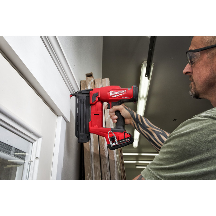 Гвоздезабиватель аккумуляторный Milwaukee M18 FN18GS-0X 4933471409 без АКБ - изображение 16