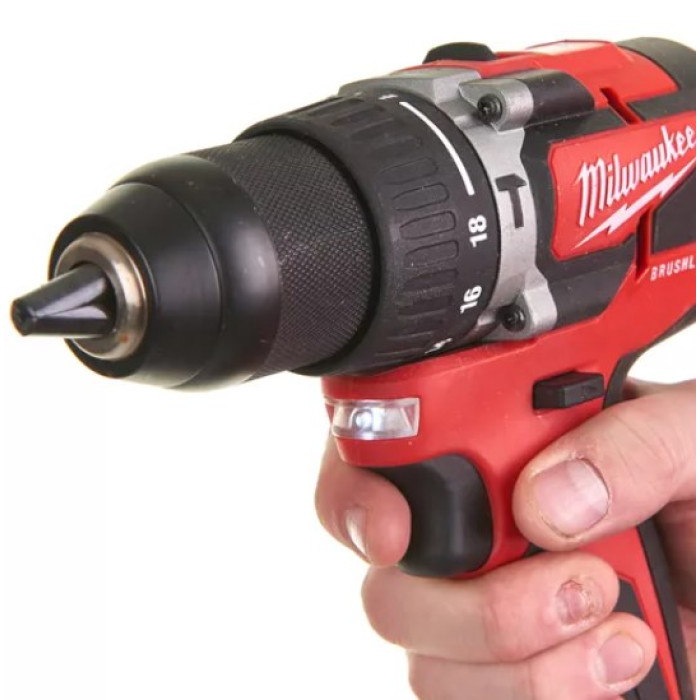 Дриль-шуруповерт акумуляторний ударний Milwaukee M18 CBLPD-422C 4933472116 - зображення 2