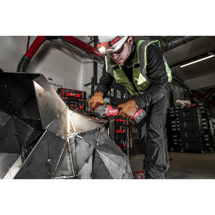 Угловая шлифмашина аккумуляторная Milwaukee M18 ONEFSAG125XPDB-502X 4933478435 - изображение 5