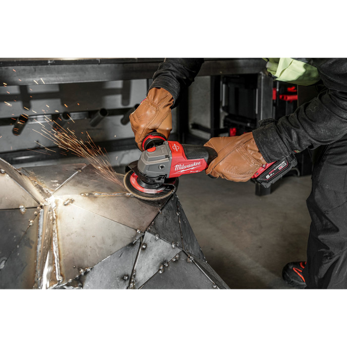 Угловая шлифмашина аккумуляторная Milwaukee M18 ONEFSAG125XPDB-502X 4933478435 - изображение 6