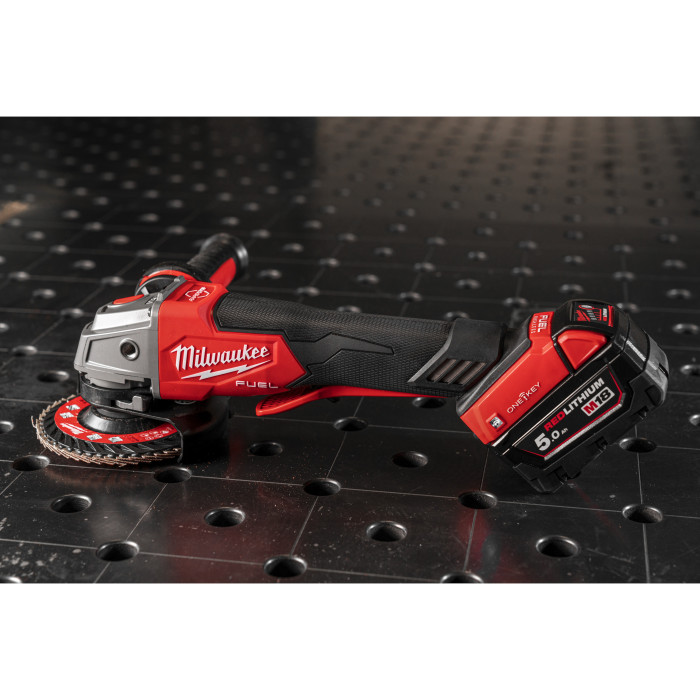 Угловая шлифмашина аккумуляторная Milwaukee M18 ONEFSAG125XPDB-502X 4933478435 - изображение 7