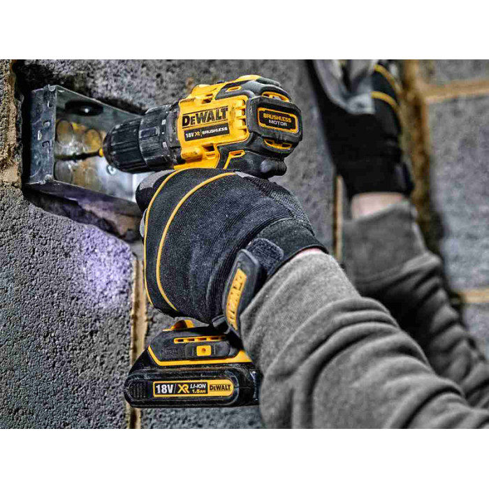 Дриль-шуруповерт акумуляторний DeWALT DCD708S2T - зображення 7