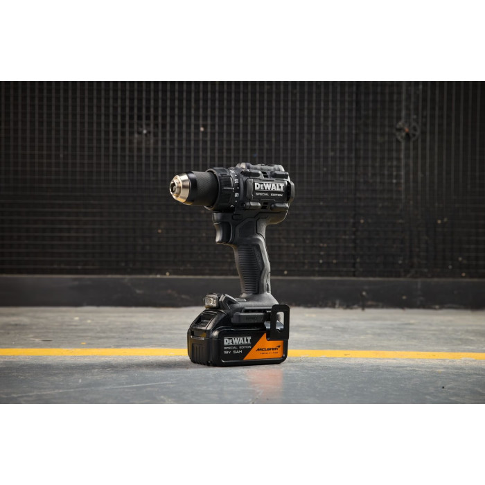 Дрель-шуруповёрт аккумуляторная DeWALT McLaren F1 TEAM SPECIAL EDITION DCD81MP2T - изображение 10