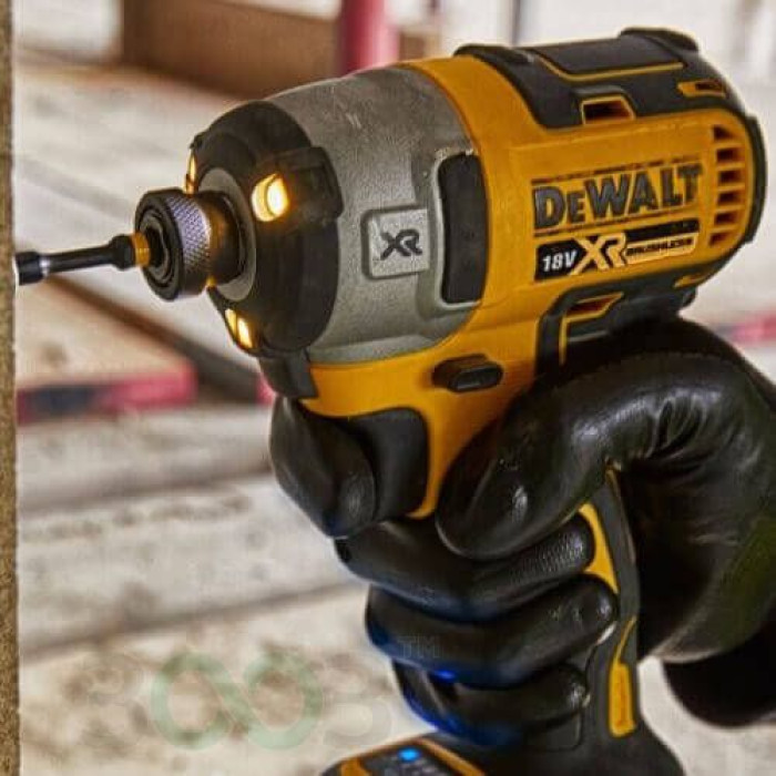 Акумуляторний гвинтоверт DeWALT DCF888P2B - зображення 4