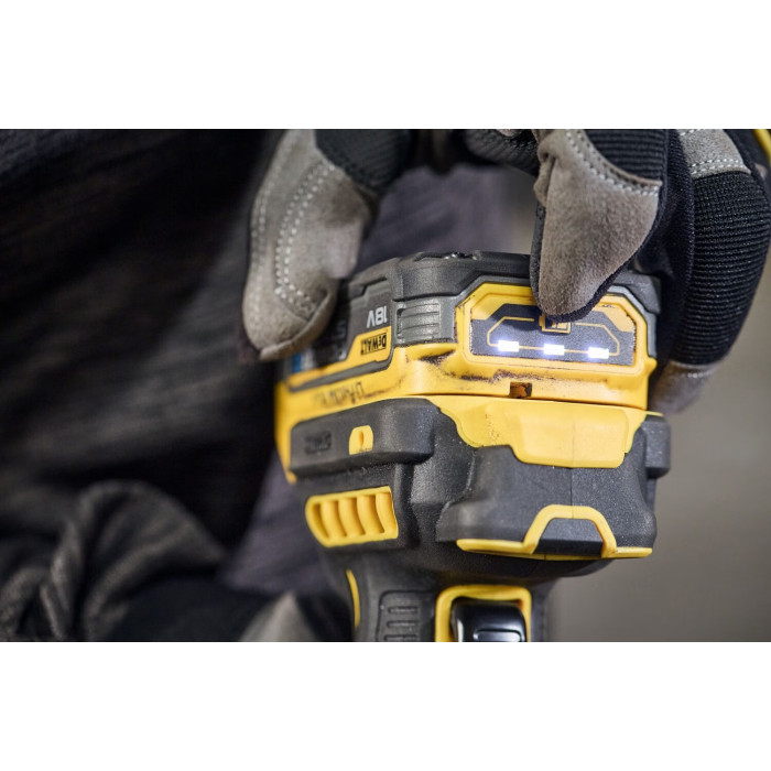 Угловая шлифмашина аккумуляторная DeWALT DCG404S2T - изображение 6