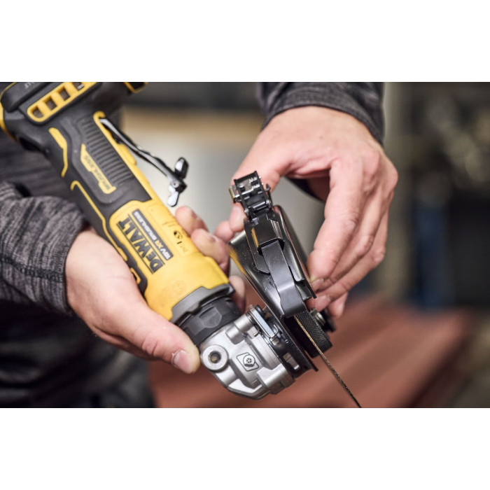 Угловая шлифмашина аккумуляторная DeWALT DCG404S2T - изображение 7