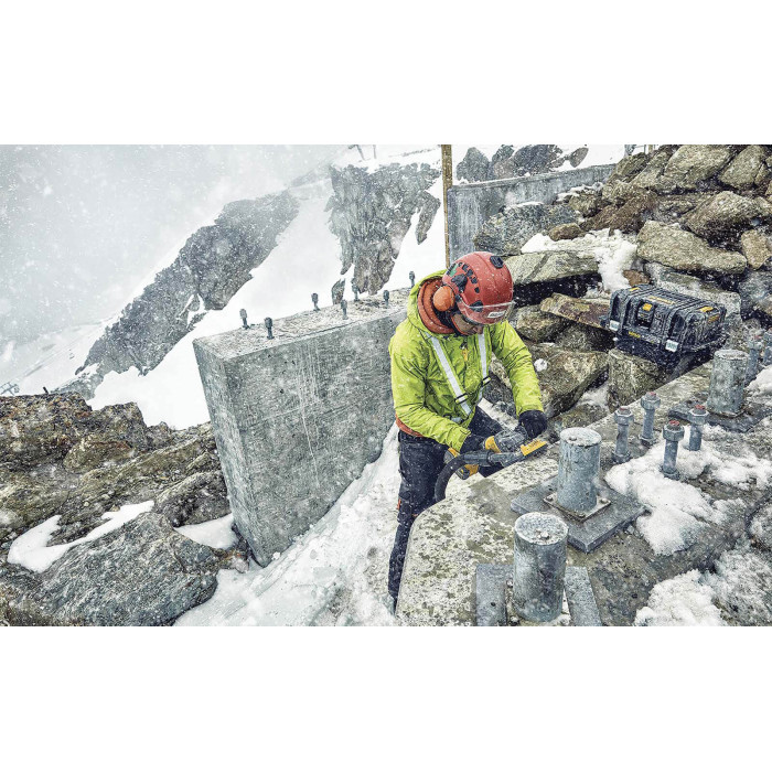 Угловая шлифмашина аккумуляторная DeWALT DCG418N без АКБ - изображение 5