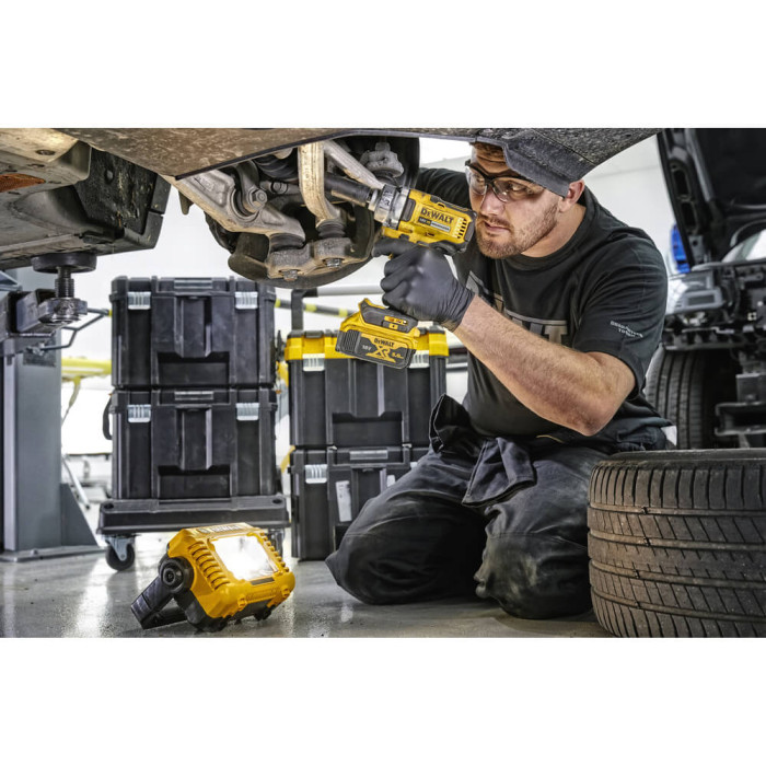 Фонарь светодиодный аккумуляторный DeWALT DCL077 без АКБ - изображение 7