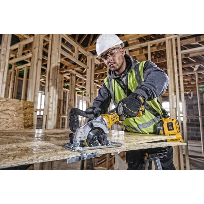 Дисковая пила аккумуляторная DeWALT DCS571P2 - изображение 8