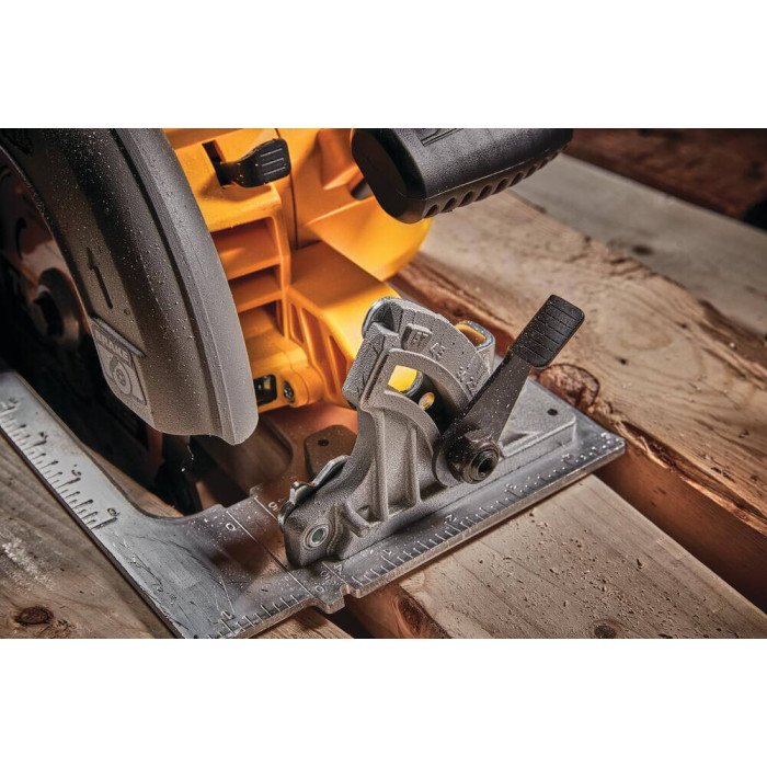 Дисковая пила аккумуляторная DeWALT DCS573T1 - изображение 11