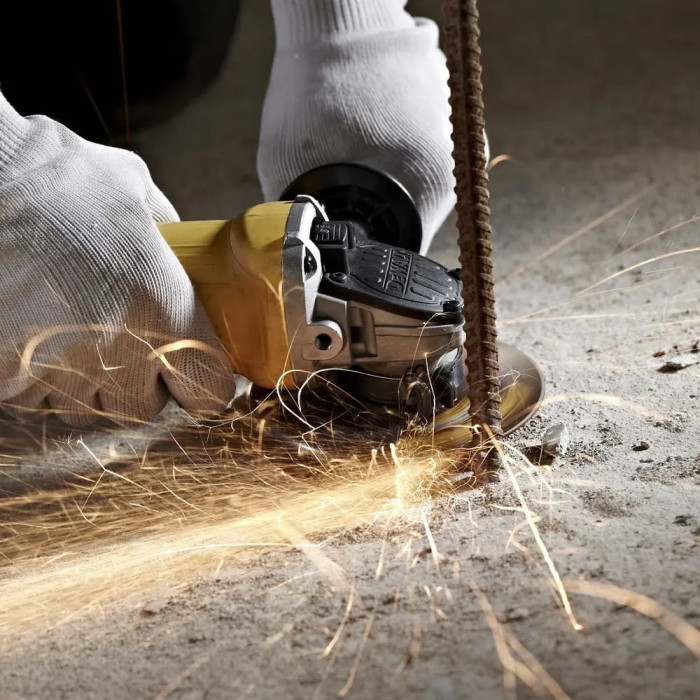 Угловая шлифмашина DeWALT DWE4597 - изображение 5