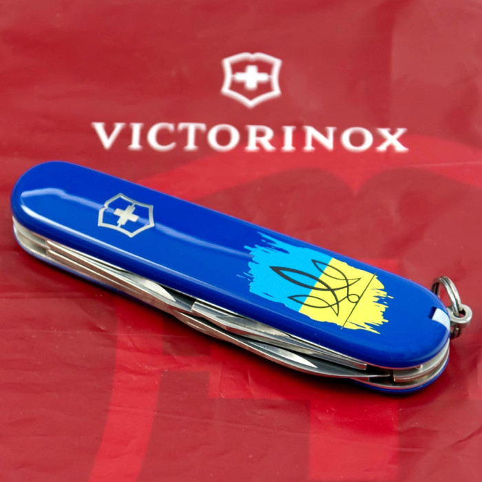 Складаний ніж Victorinox Spartan Ukraine Тризуб фігурний на тлі прапора Vx13603.2_T1026u - зображення 6
