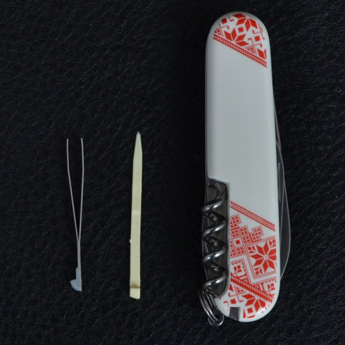 Складной нож Victorinox Climber Ukraine Красная вышиванка Vx13703.7_T0051r - изображение 7