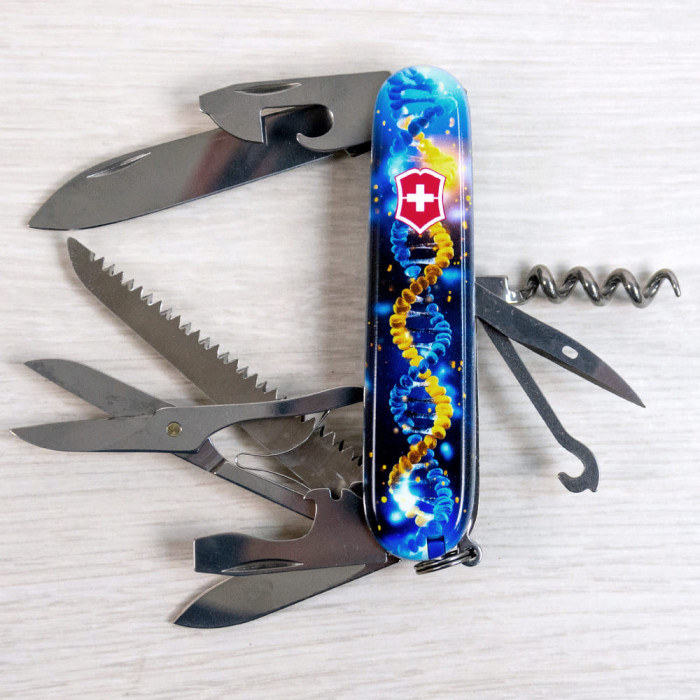 Складной нож Victorinox Huntsman Ukraine ДНК Украинца 1.3713.3.T3270pw Vx13713.3_T3270pw - изображение 7