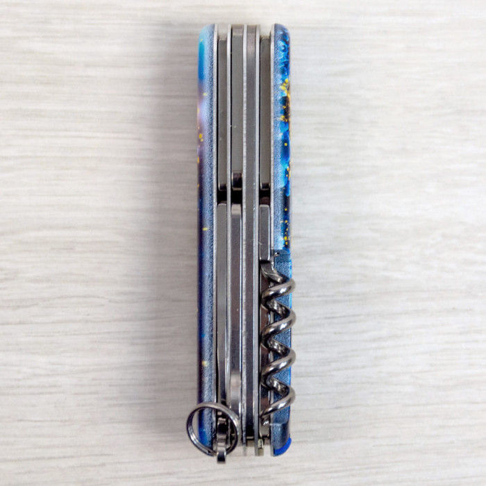 Складной нож Victorinox Huntsman Ukraine ДНК Украинца 1.3713.3.T3270pw Vx13713.3_T3270pw - изображение 13