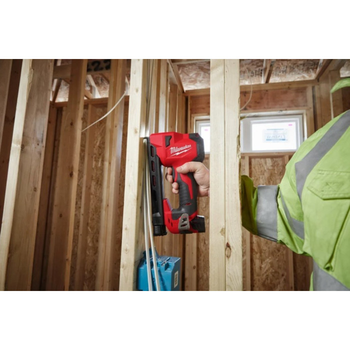 Степлер аккумуляторный Milwaukee M12 BCST-0 4933480488 без АКБ - изображение 3