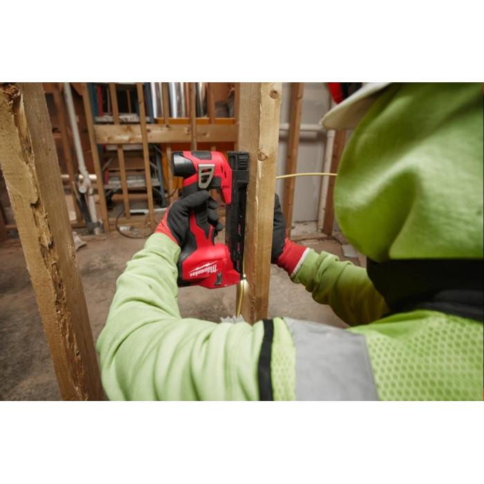 Степлер аккумуляторный Milwaukee M12 BCST-0 4933480488 без АКБ - изображение 4